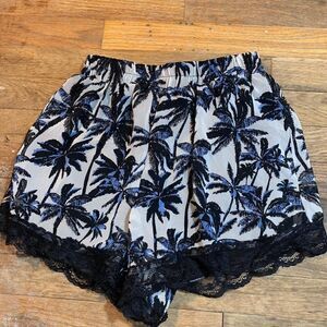 Lush shorts lace bottom size junior xs